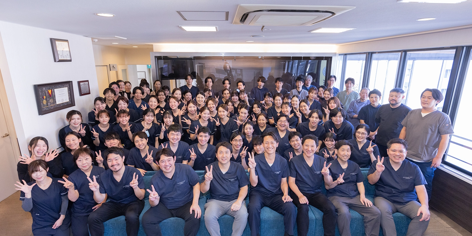 スタッフ集合写真