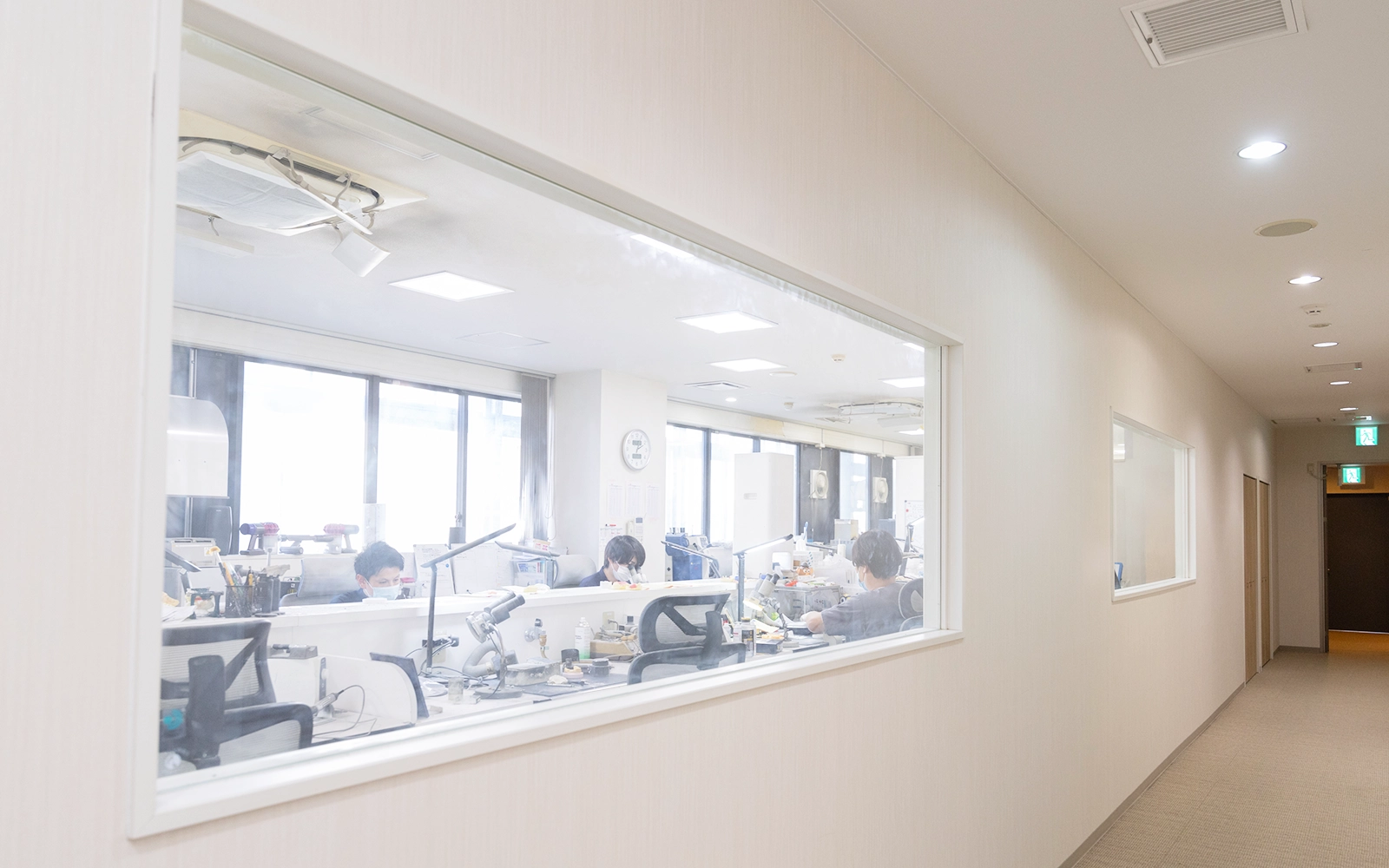 院内ラボによる精密な技工と迅速な対応