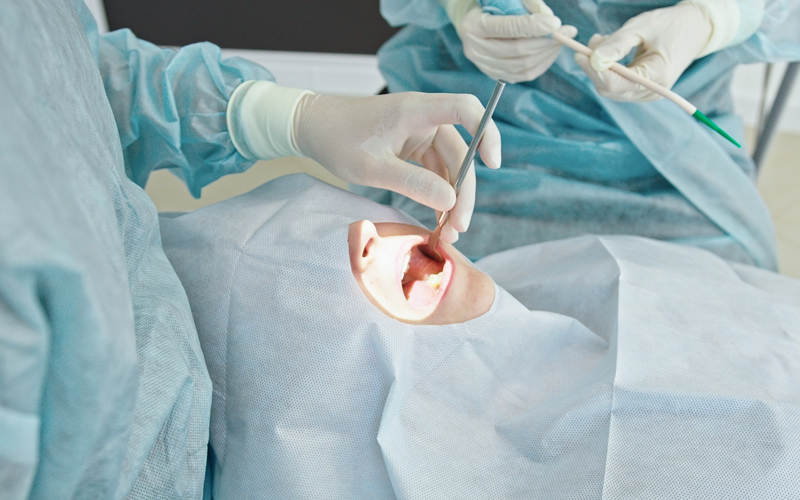 切らない・痛くない歯周病治療