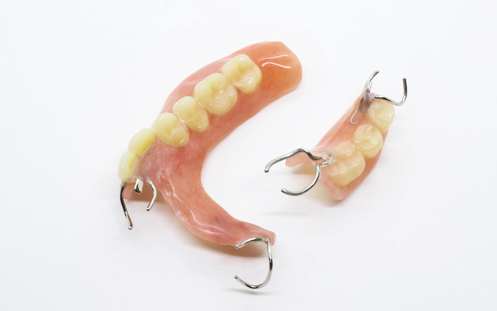 「入れ歯」を見るぴったりフィット違和感のない快適さ