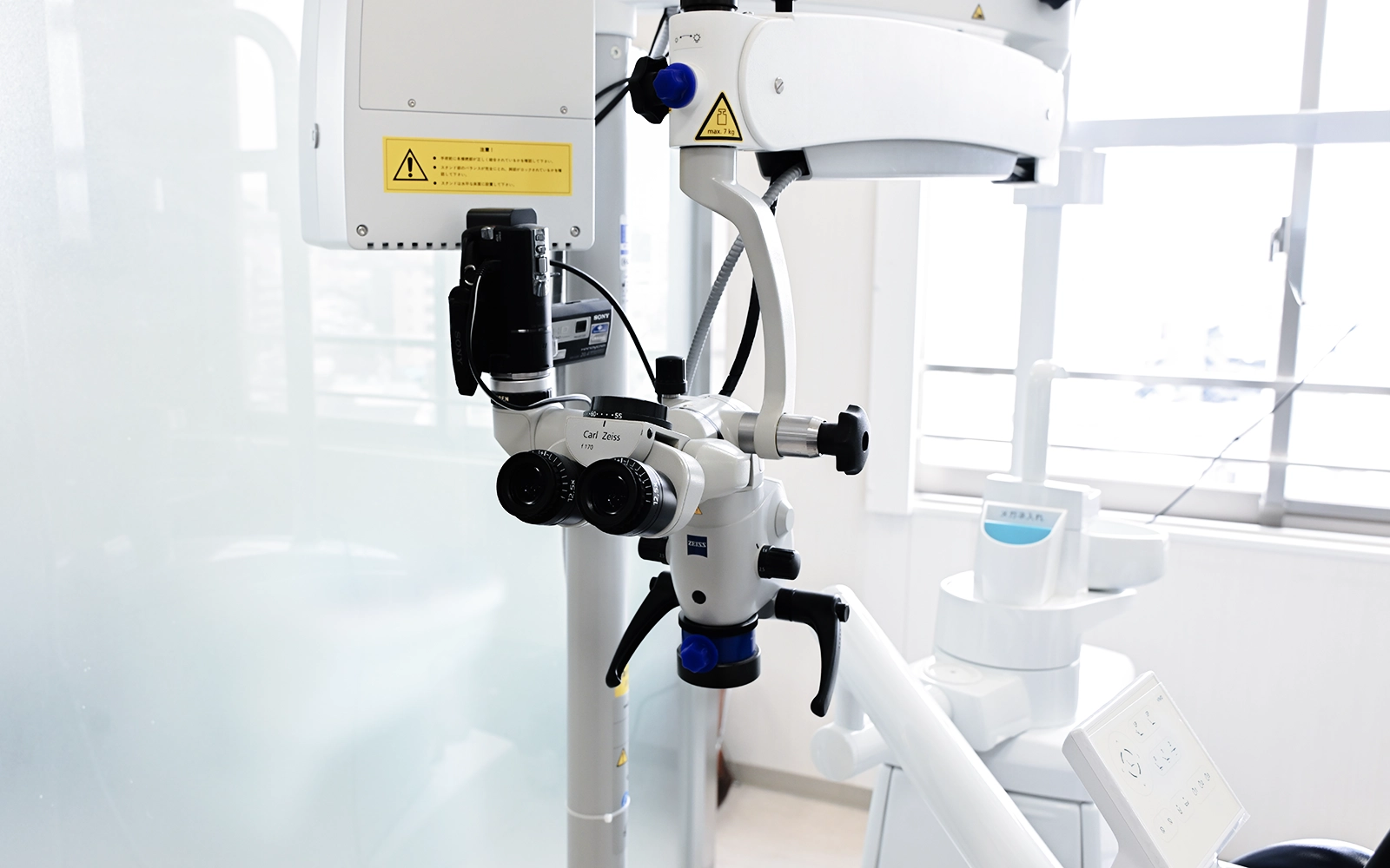 「マイクロ根管治療」を見る再発リスクが少ない精密治療