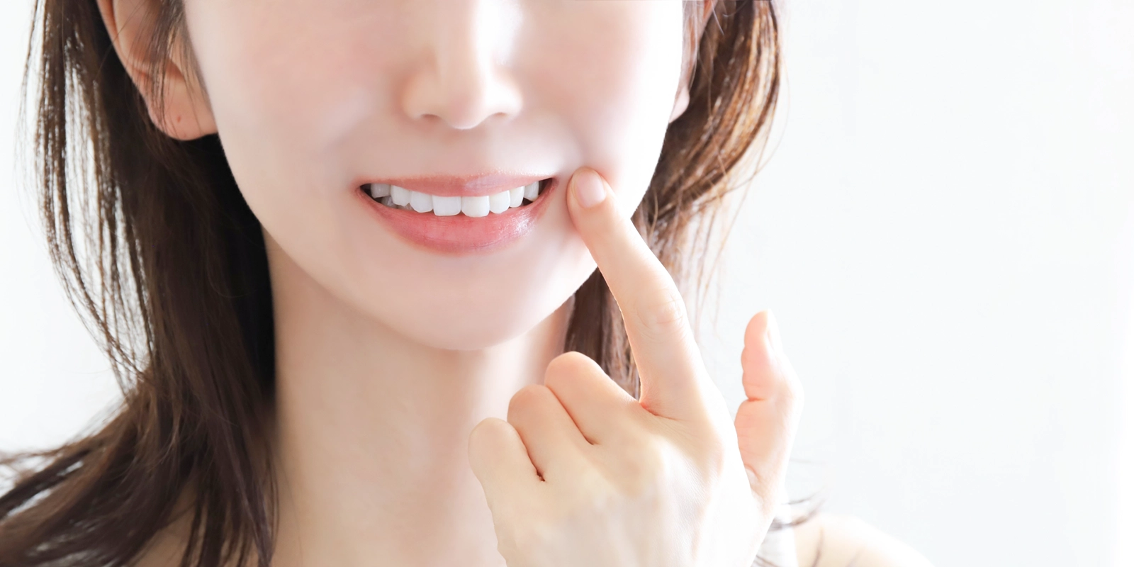 歯の自然な白さを取り戻すホワイトニング治療